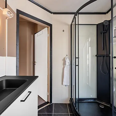 The Blue Door Floor Lägenhet *